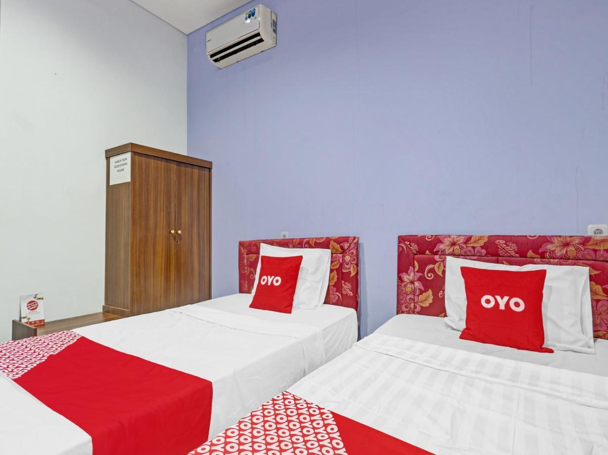 Oyo 90553 Arteri Guest House スマラン エクステリア 写真