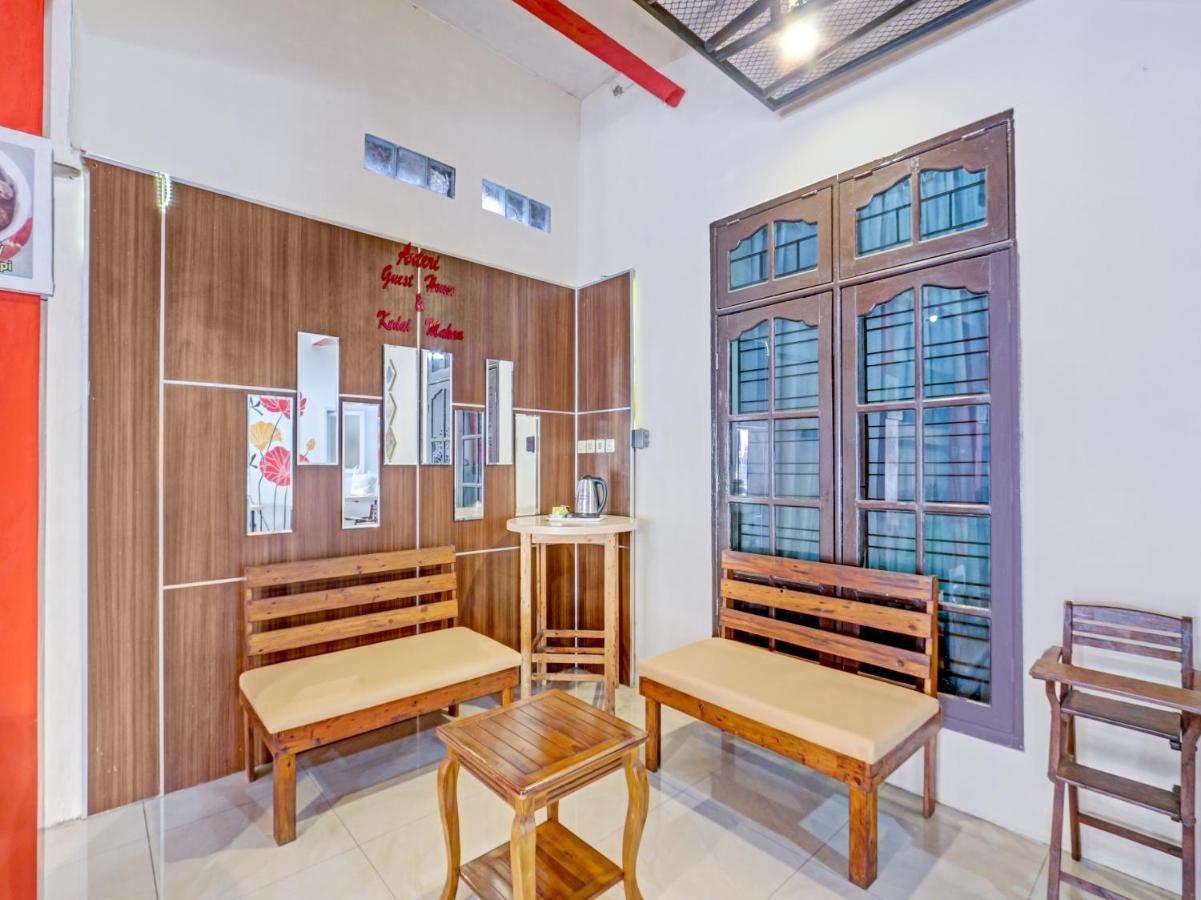 Oyo 90553 Arteri Guest House スマラン エクステリア 写真