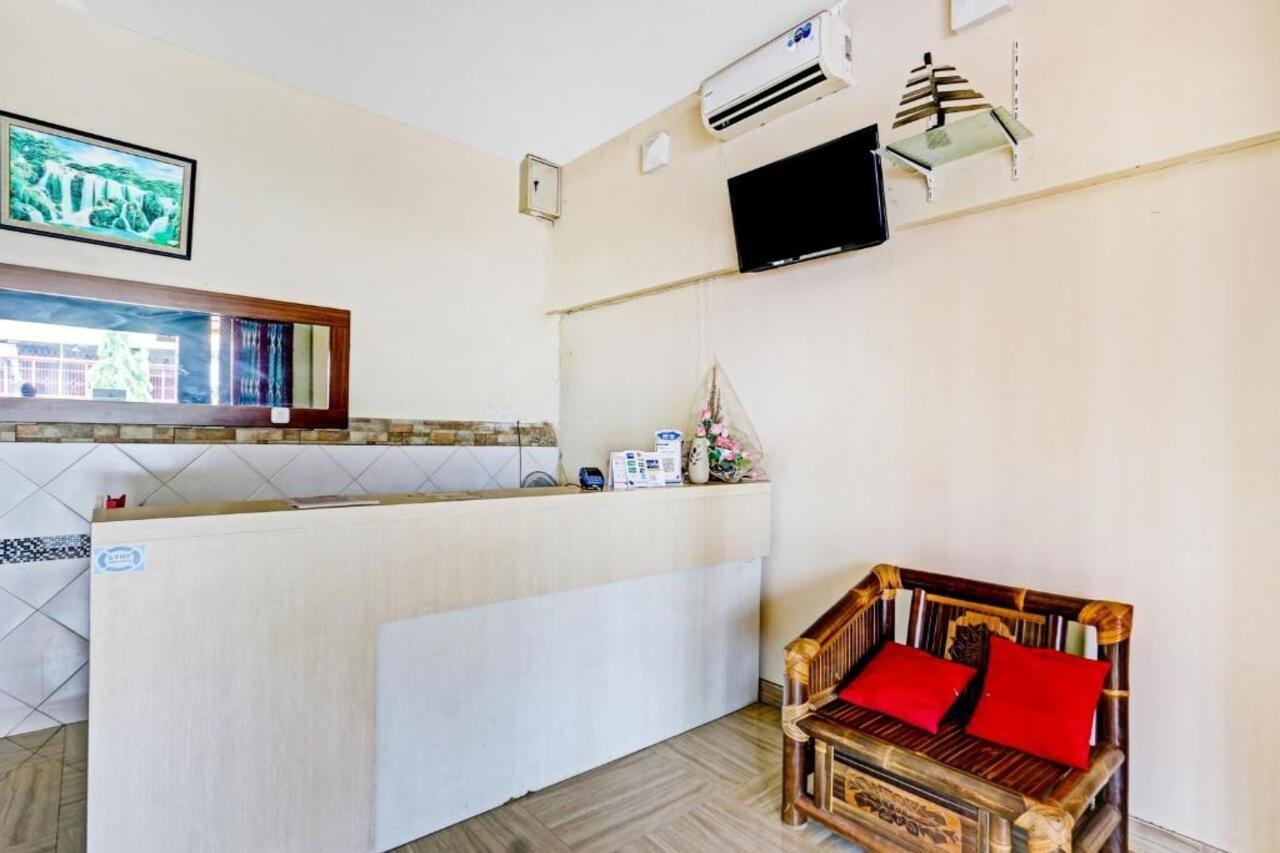 Oyo 90553 Arteri Guest House スマラン エクステリア 写真